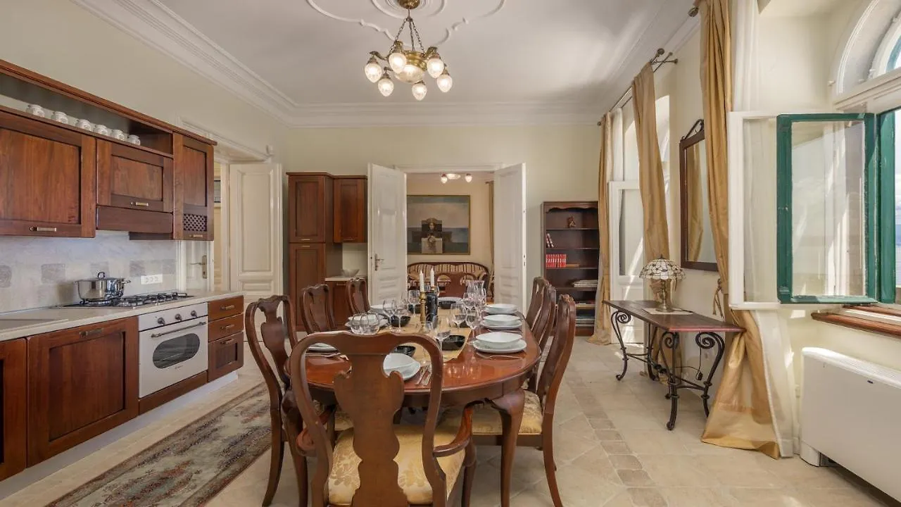 Villa Lovridor, 15 People Lovran