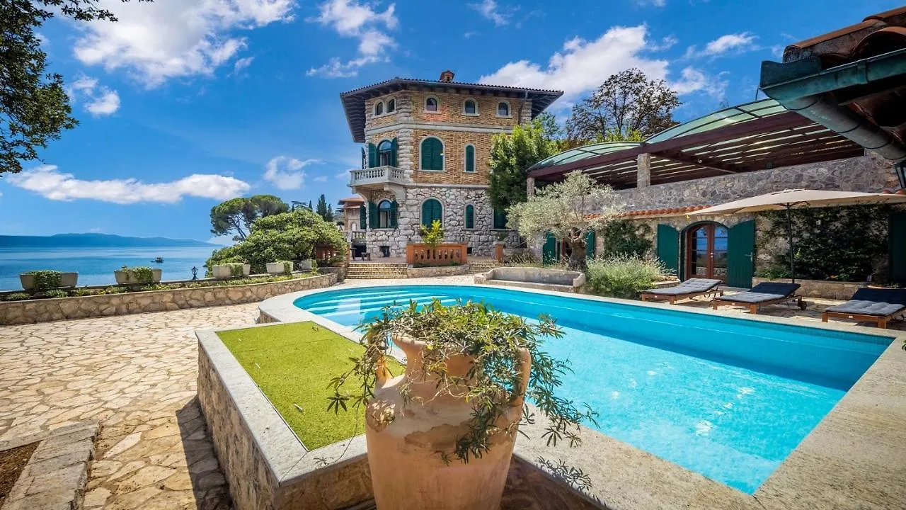Villa Lovridor, 15 People Lovran