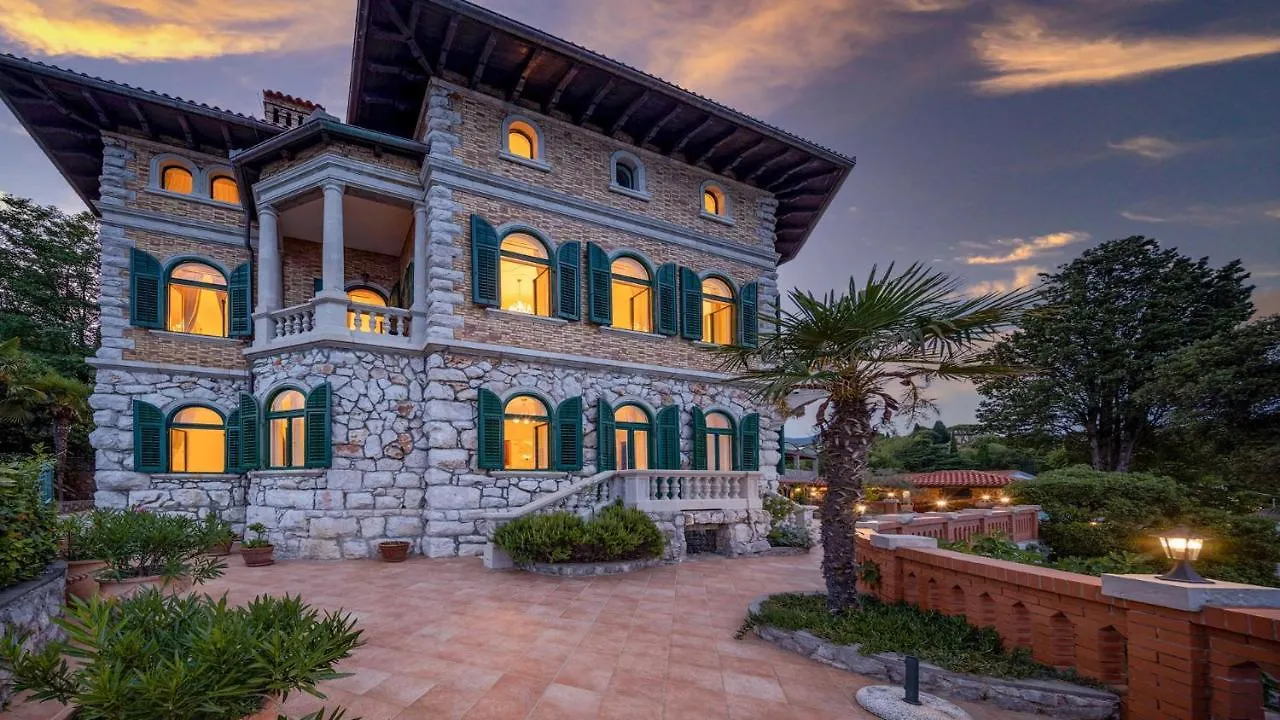 Villa Lovridor, 15 People Lovran 0*,